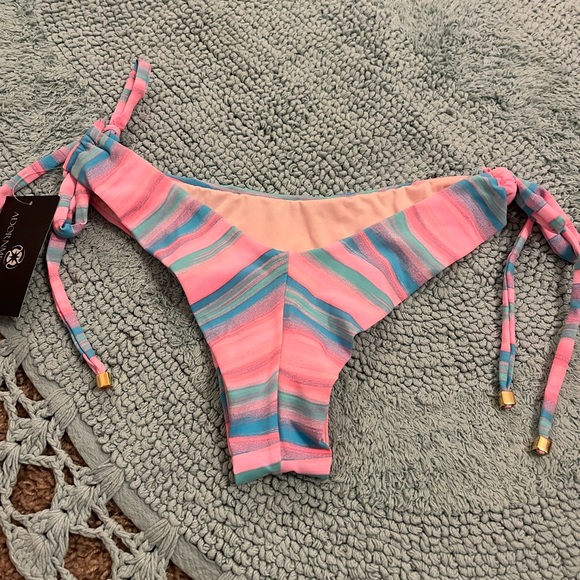 bikini top and bottom set - Picture 6 of 6